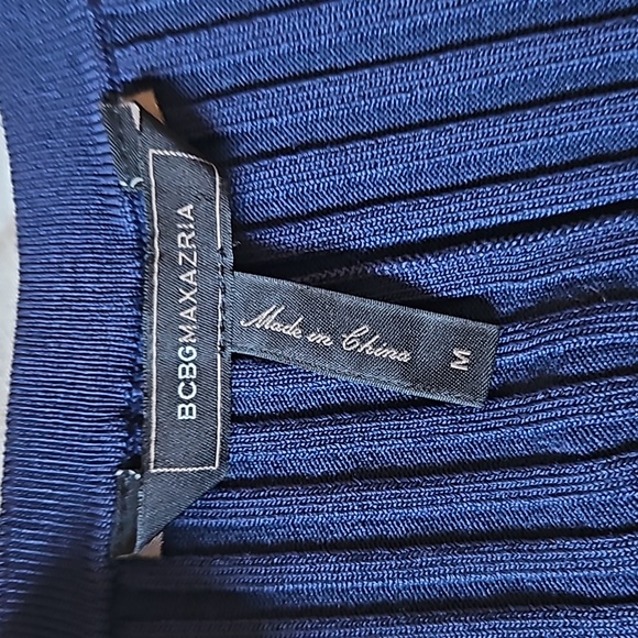 BCBG navy blue ribbed knit sweater dress cold shoulder long sleeves Medium - Picture 17 of 17